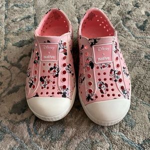 Native-Disney Pink Minnie shoes